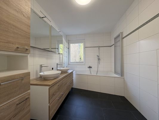 Badezimmer 1.OG