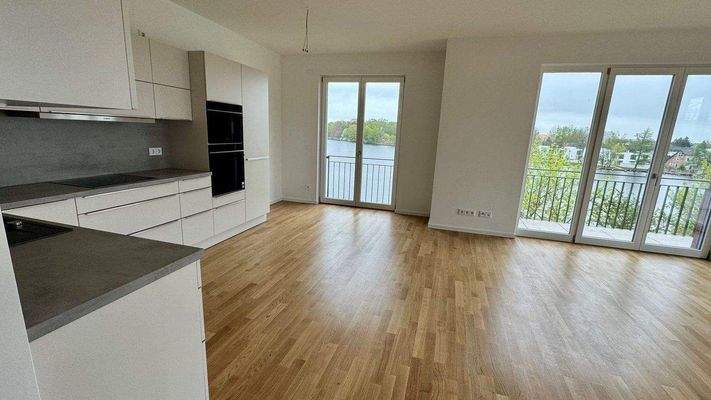 Einbauküche mit Wasserblick