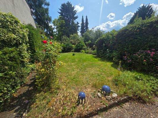 Herrlich uneinsehbarer Garten 