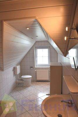 Badezimmer DG Bild 2