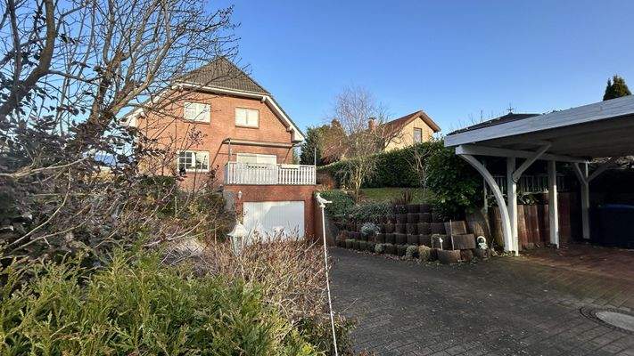 Mit Carport u.Garage