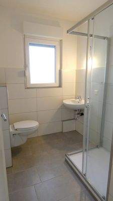 OG: Bad mit bodentiefer Dusche