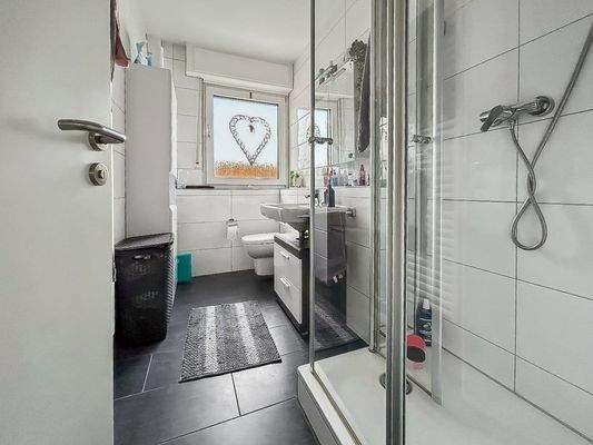 1. OG links Wohnung 1 Bad