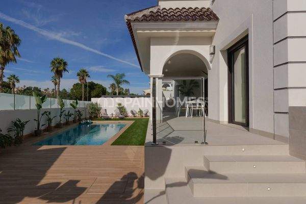 Villa with Pool and Solarium in Ciudad Quesada