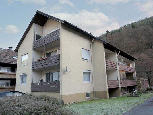 Hausansicht mit Blick auf die Balkone