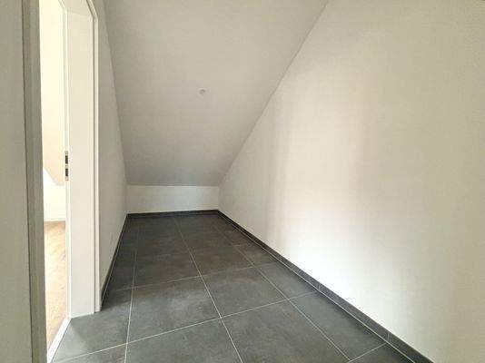 Zusätzlicher Stauraum im Flur (Dachgeschoss)