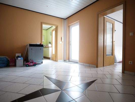 Durchgangszimmer, UG