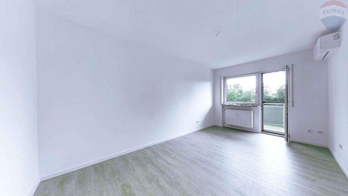 Schlafzimmer_Arbeitszimmer_mit_Balkon_1