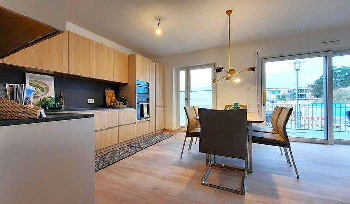 Küche mit Essbereich