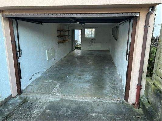 große extra lange Garage