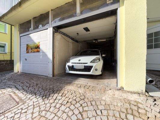 17 Garage mit direktem Wohnungszugang
