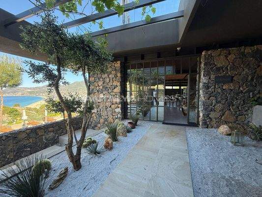 Seafront Properties with Unique Views in Alanya Carsi