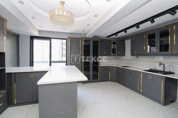 Spacious Properties with Balconies in a Complex in Yalova