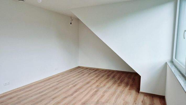 WE9 DG Masionette großes Schlafzimmer 4.OG