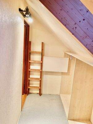 Kleiderkammer OG Teil 2