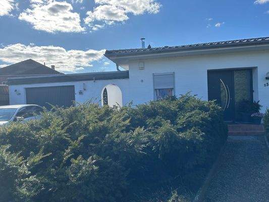 Ansicht mit Garage.jpg