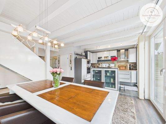 Essbereich mit Küche