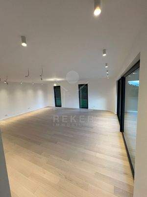 Traumhafte Erdgeschosswohnung mit Meerblick