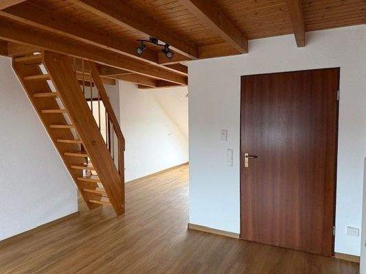 Eingangsbereich und Aufgang Galerie.jpg