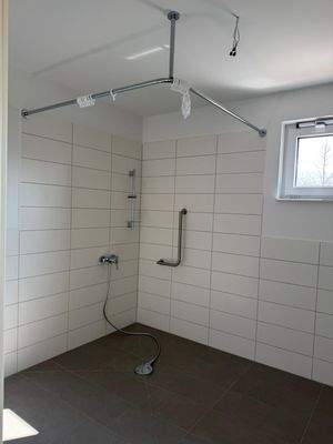 Rollstuhlgerechte Badeinrichtung