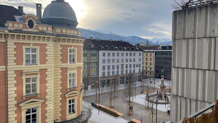 Aussicht vom Balkon auf den Boznerplatz