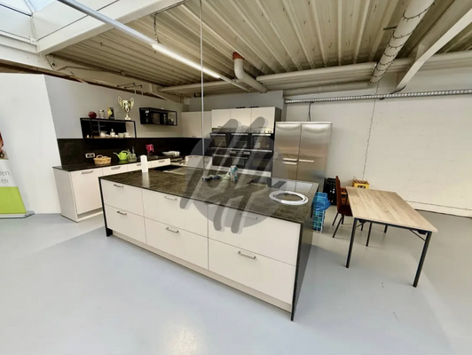 INFOS UNTER: 06171-586000