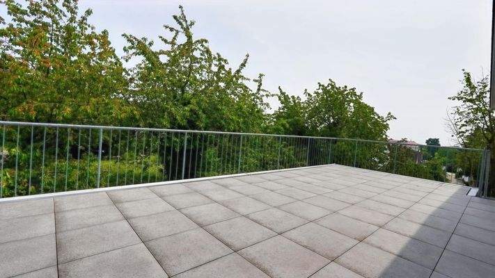 Anderer Blick Sonnenterrasse