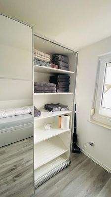 Schlafzimmer mit Bettwäsche