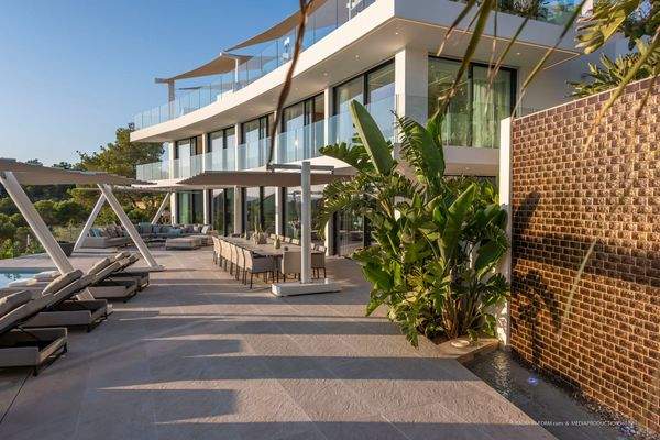 KPI1470- Luxury Villa for Sale-Noelle Politiek 