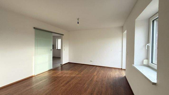 Essen, Schiebtüre zu Küche