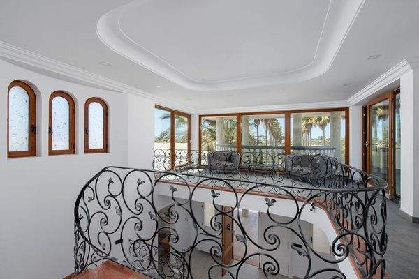 Treppe ins Obergeschoss