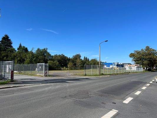 Straße vor dem Grundstück