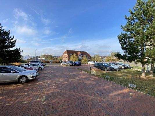 3. Zufahrt und Stellplätze