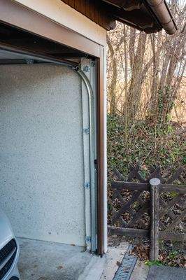 Hochwertiges Garagentor mit Führung