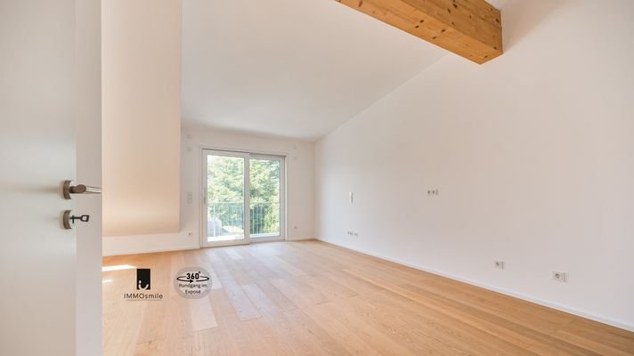 Lichtverwöhnter Wohnbereich mit schönem Raumgefühl