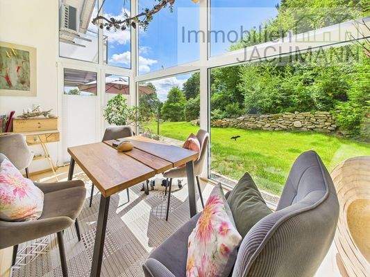 Hauptwohnung Wohnen im EG mit Blick in den Garten