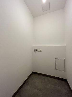 20240123_080655645_iOS