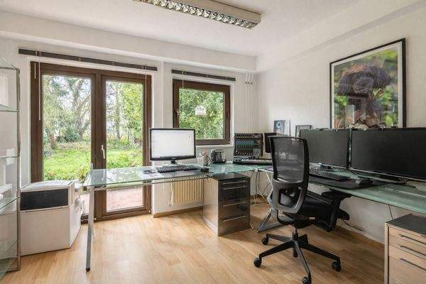 Büro im Erdgeschoss (graphisch optimiert)