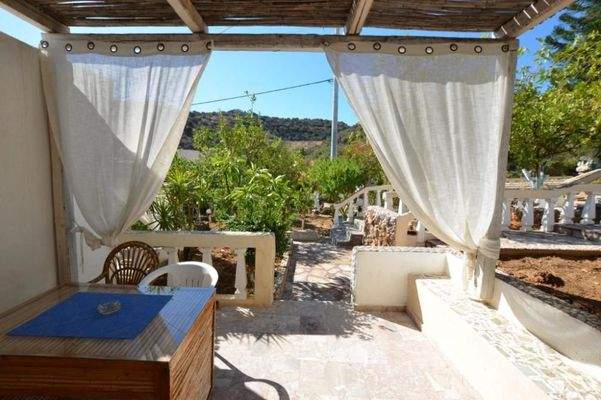 Kreta, Ammoudara: Komplex aus 1 Villa und 4 Bungalows in Strandnähe zu verkaufen