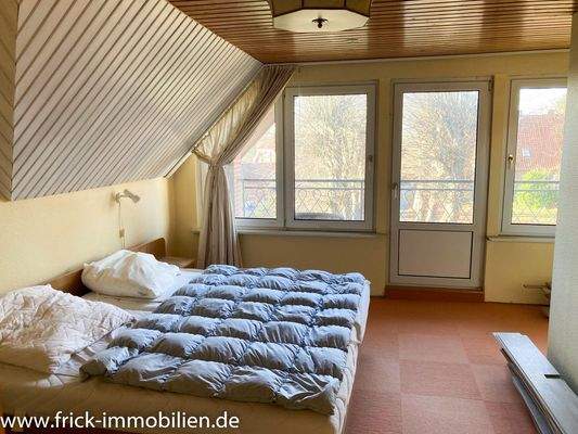 33-Mittelgiebelzimmer DG.JPG