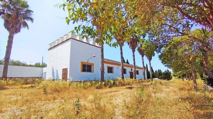 2536M Andalusien, Arcos de la Frontera, finca mit Lagerhallen, Stierkampfarena, Haus, Eventlocation zu verkaufen