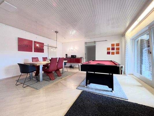 Wohn- und Essbereich (UG)