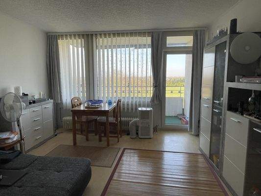 Wohnzimmer mit Loggiazugang