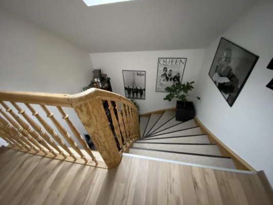 Treppenaufgang zur DG-Wohnung