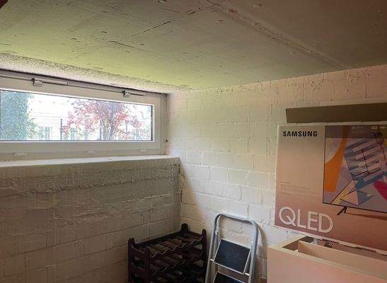 Keller Abstellabteil mit Fenster