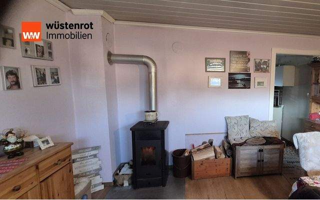 Gemütliche Stube mit Schwedenofen im EG