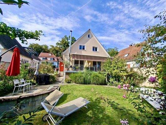 Schön angelegter Garten