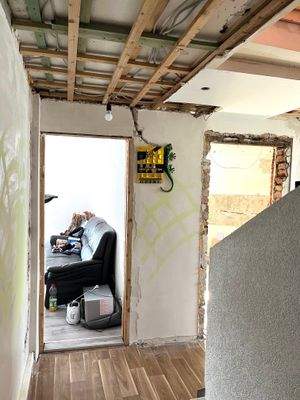 Diele Einliegerwohnung in Sanierung.jpeg