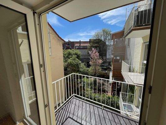 Südbalkon grüner Innenhof