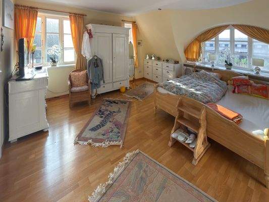 16. Hauptschlafzimmer im DG.jpg